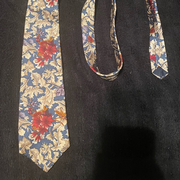 American Traditions Men’s Fall Print Necktie - Picture 2 of 4